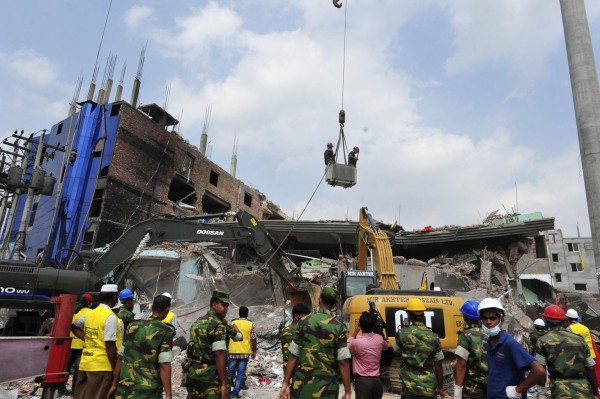 130430-bangladesh-building-collapse-07