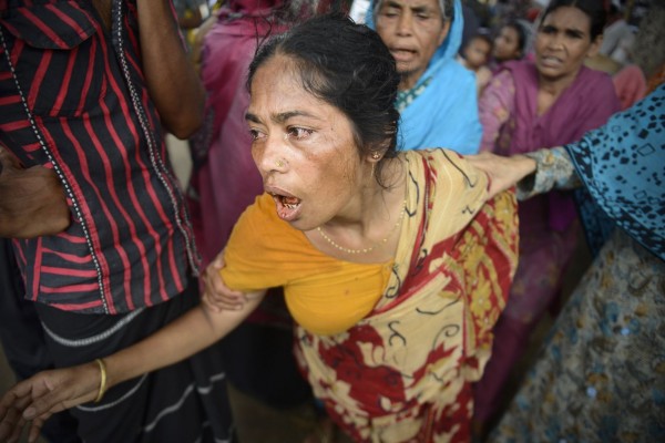130510-bangladesh-building-collapse-05