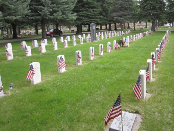 130527-memorial-day-graves-wyoming