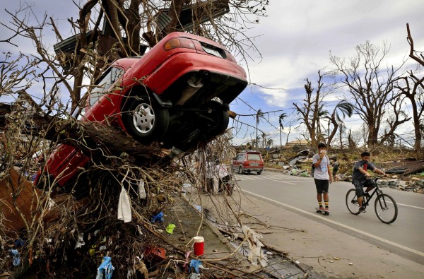 06-philippines-typhoon-haiyan-tacloban-131113