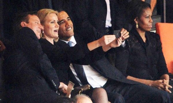 mandela-johannesburg-obama-selfie-131210