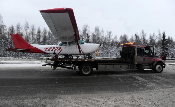 140107-plane-land-highway-alaska-02