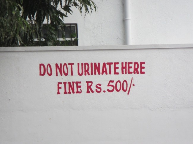 street-urinate-10