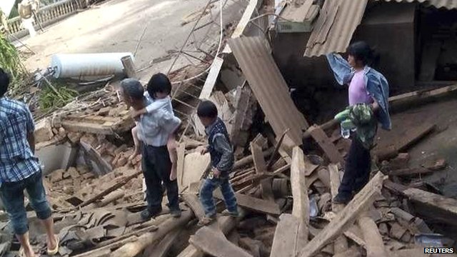 140803-china-earthquake-yunnan-01