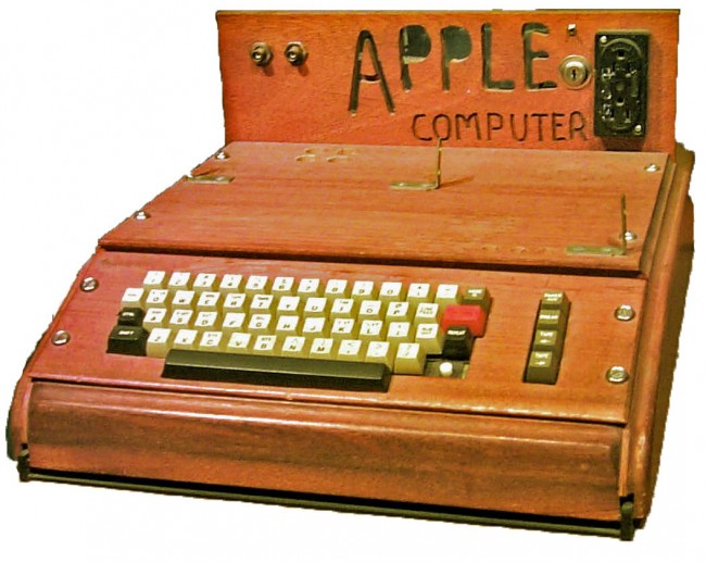 apple-1-homemade-wood-case