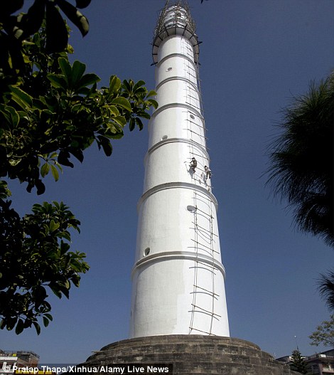 150425-nepal-earthquake-35-The Dharahara Tower