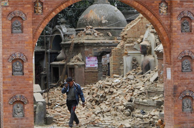 150426-nepal-quake-01