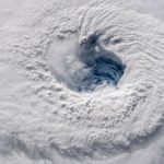 Vùng duyên hải phía Đông nước Mỹ chuẩn bị cho trận bão “đời người có một lần”