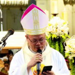 Vị Tổng giám mục 70 tuổi và smartphone