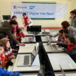 SAP và Microsoft tặng máy tính và đào tạo kỹ năng số cho học sinh vùng cao ở Việt Nam