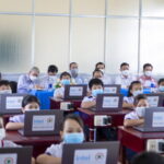 Nhà máy Intel Products Việt Nam tài trợ máy tính xách tay cho dự án “phổ cập kỹ năng số” cho học sinh nông thôn Việt Nam